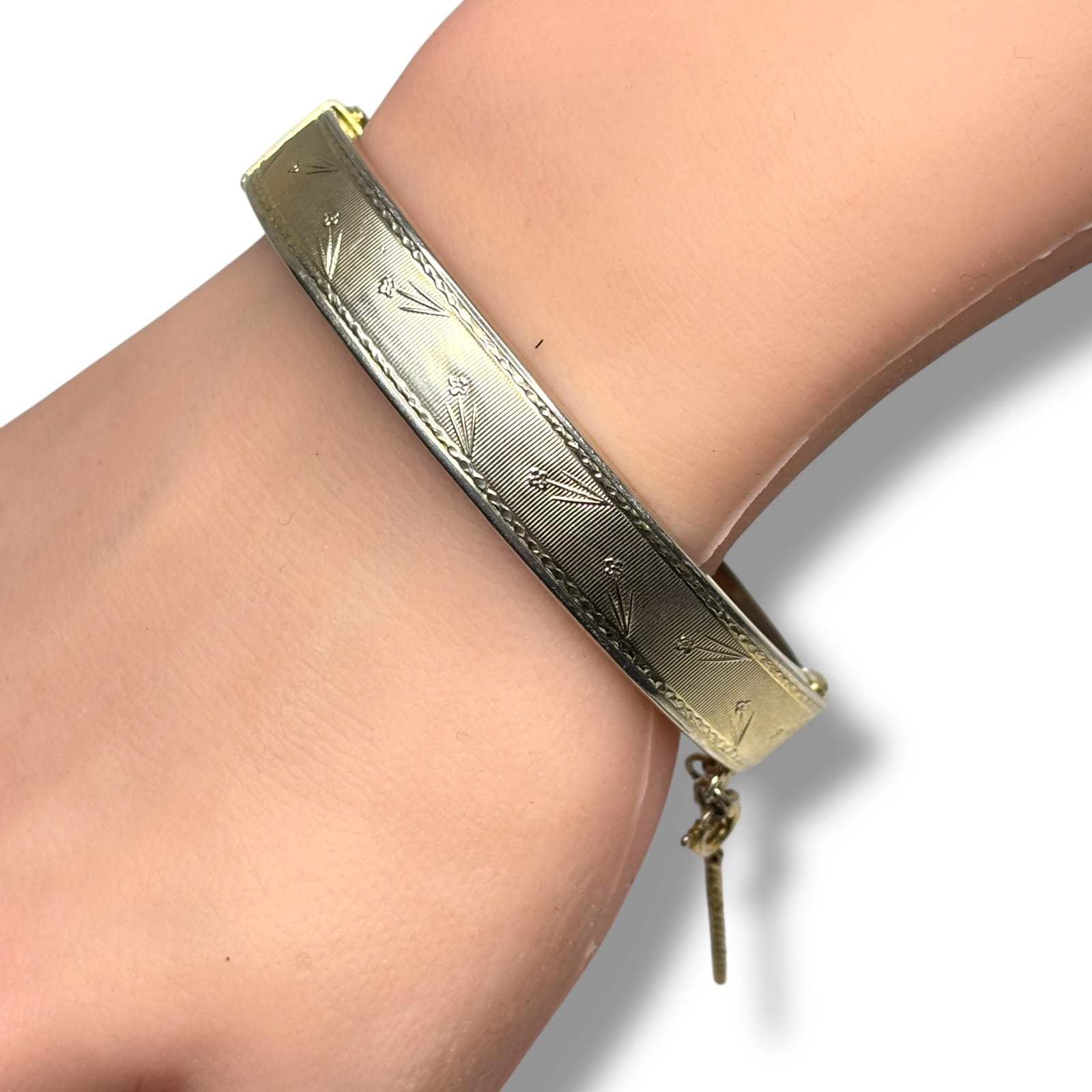 Vintage c.1960s Etched Gold Tone Metal Hinged Bangle Bracelet w Safety Chain 7"