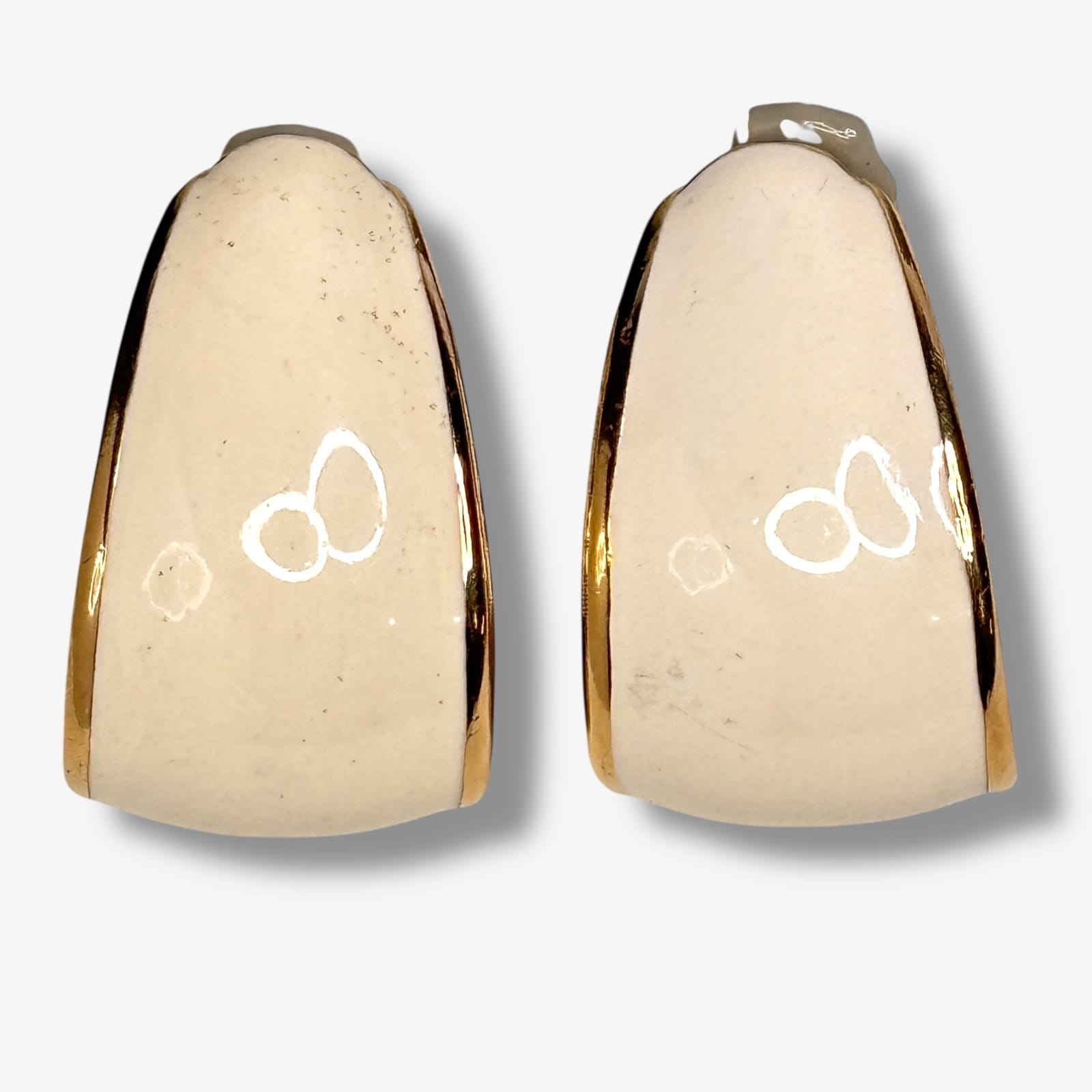 Ciner c.1980s Cream Enamel Gold Tone Sculpted Clip On Earrings Vintage Designer