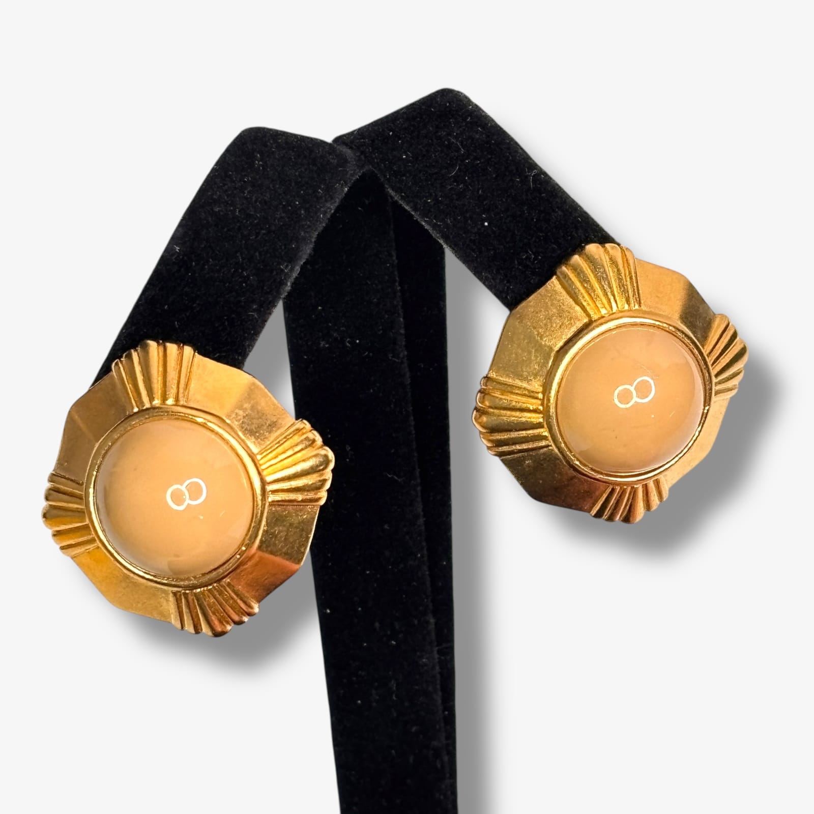 c.1980s Monet Beige Cabochon Clip-On Earrings Gold Tone Geometric Button 1"