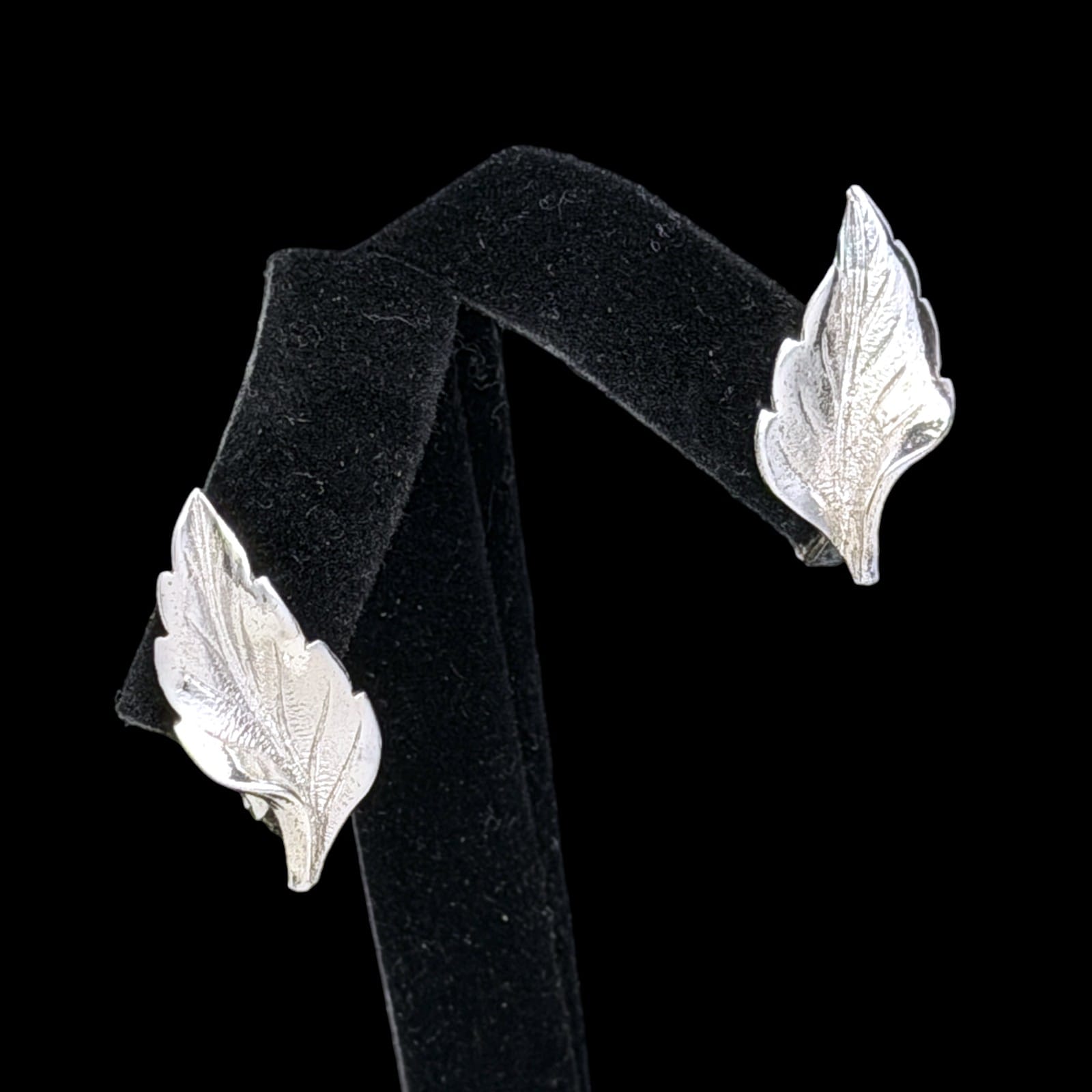 c.1950s Vintage Sterling Silver Leaf Clip-On Earrings Star Mark Patent 1967965