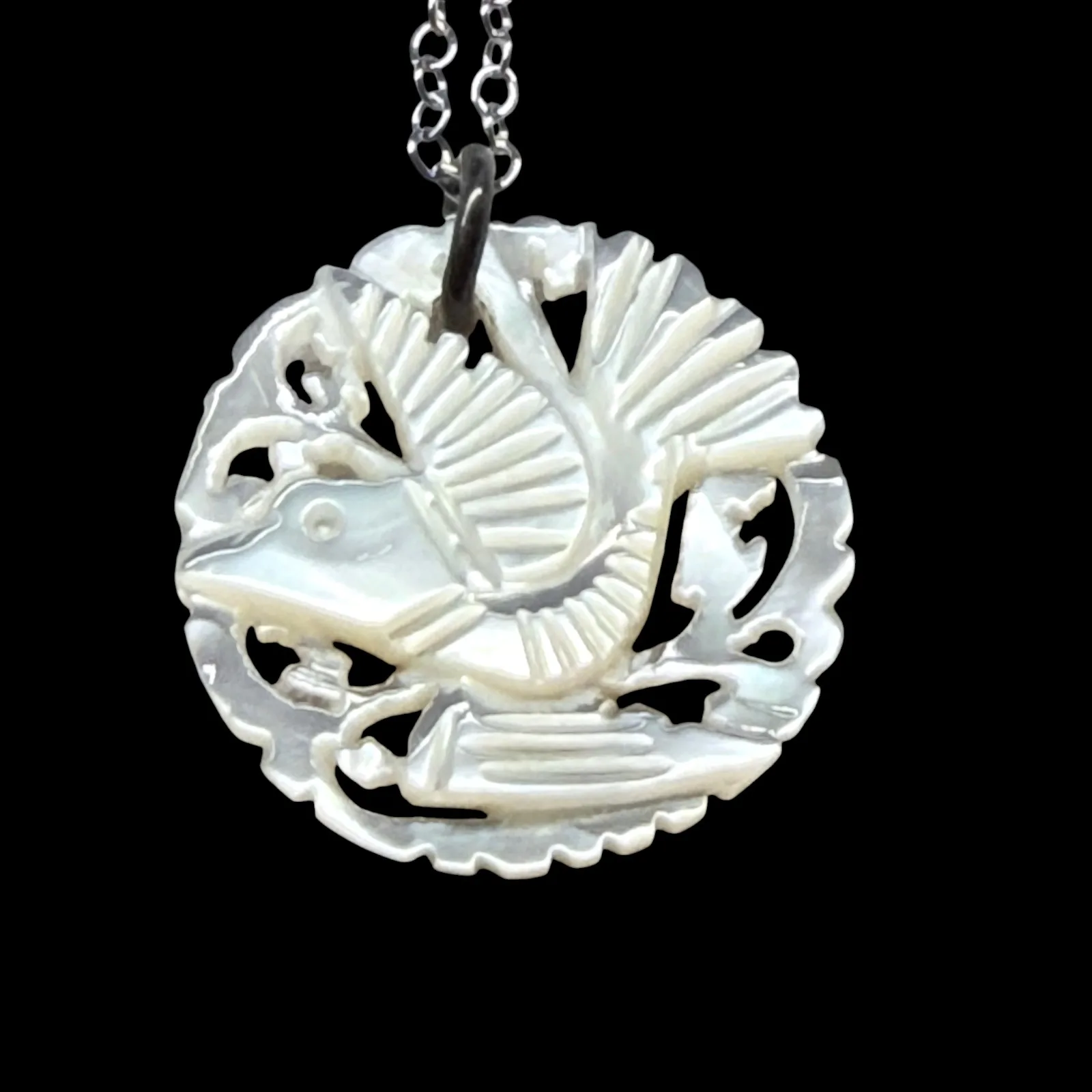 Vintage Sterling Carved Mother Of Pearl Bird Pendant Necklace 16 Inch 1980s