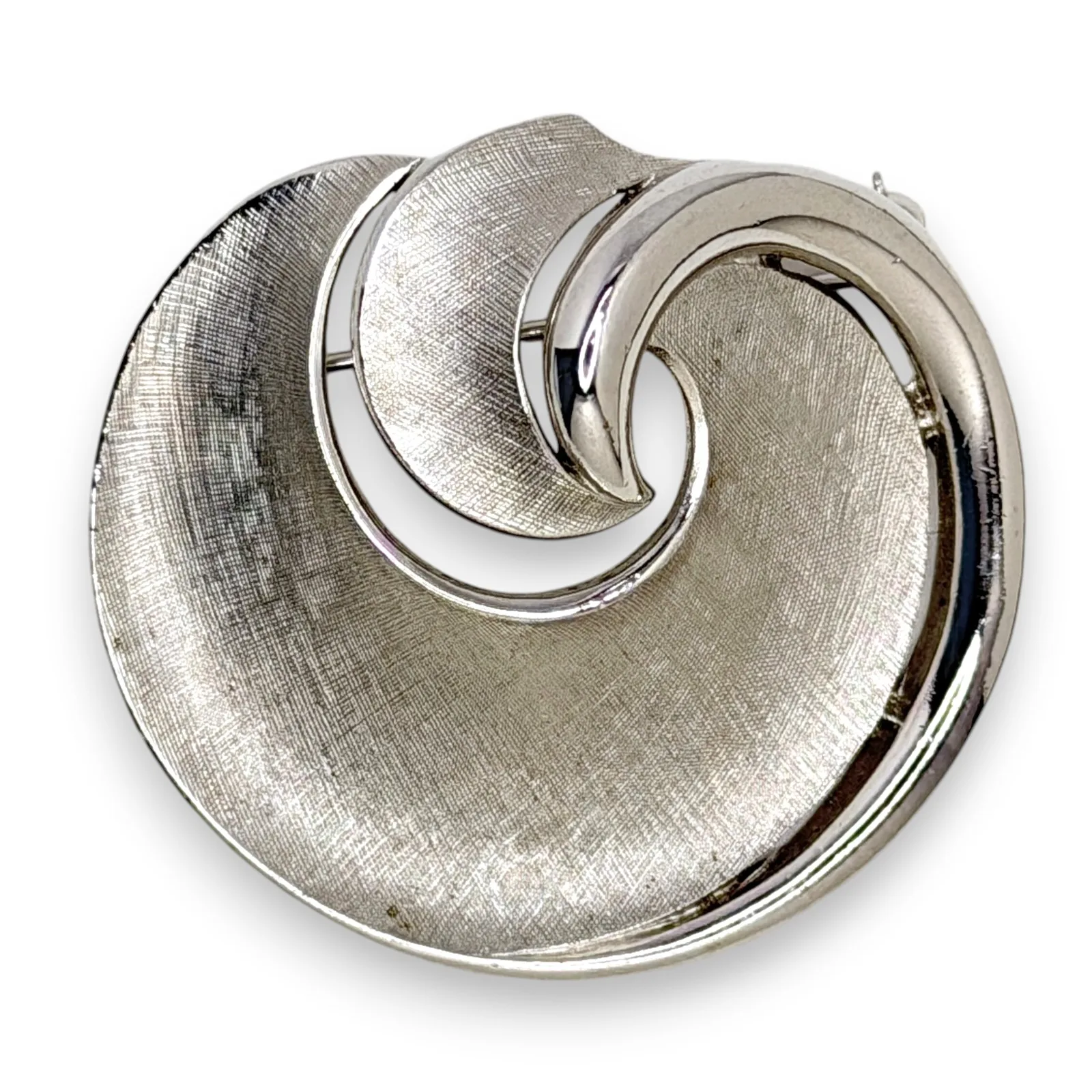 c1960 Crown Trifari Brushed Silver Tone Modernist Abstract Wave Swirl Brooch Pin